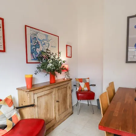 76 High Street Hotel 4*