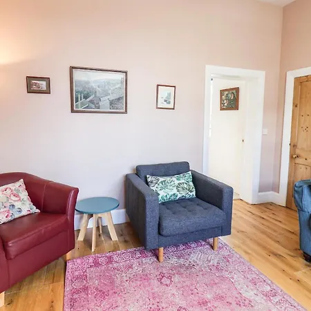 Hotel 76 High Street 4*